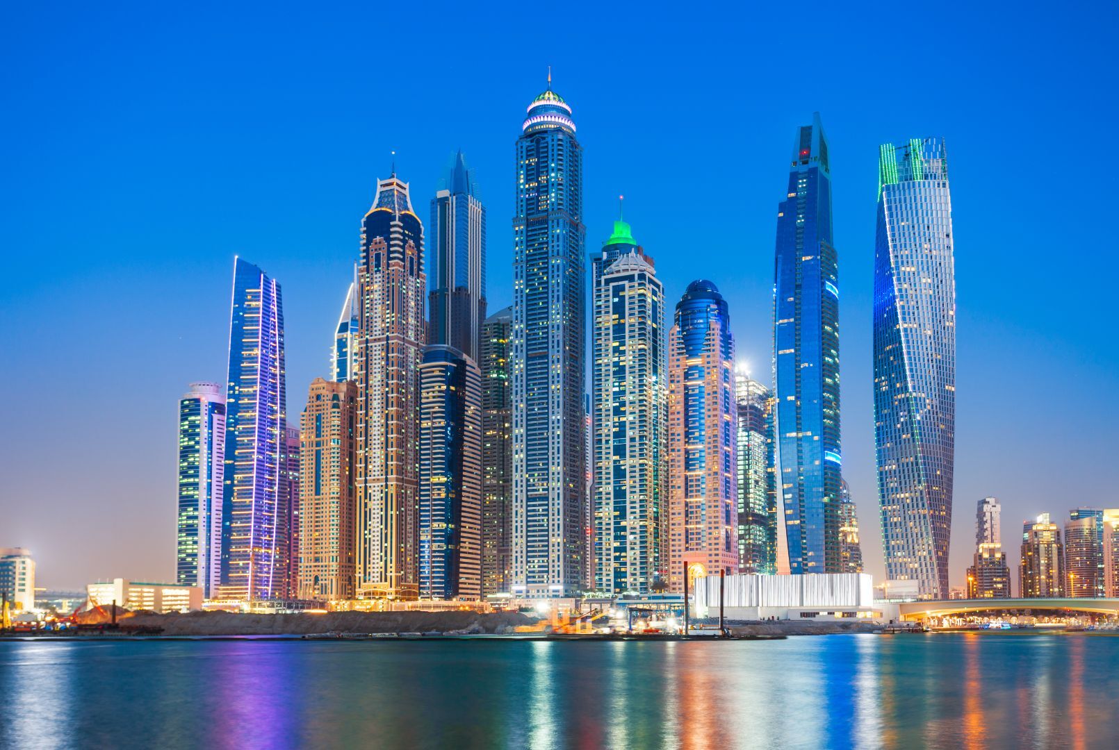 DESTELLOS DE EUROPA CON DUBAI Y ABU DHABI