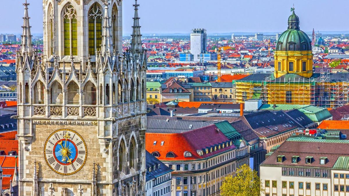 Paris, Italia y Praga